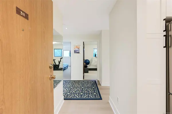 3255 Glasgow Ave #311, Saanich, BC V8X 4S4