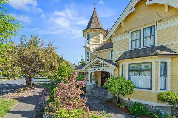 1171 Rockland Ave, Victoria, BC V8V 3H8