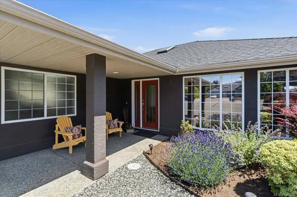769 Anson Pl, Qualicum Beach, BC V9K 2J4