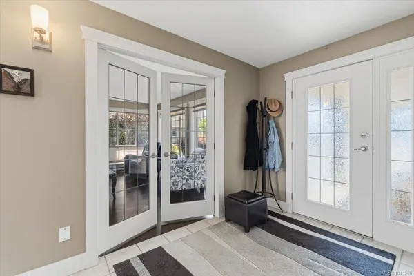769 Anson Pl, Qualicum Beach, BC V9K 2J4