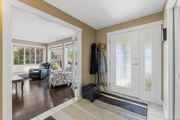 769 Anson Pl, Qualicum Beach, BC V9K 2J4