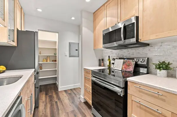 940 Peninsula AVE, San Mateo, CA 94401