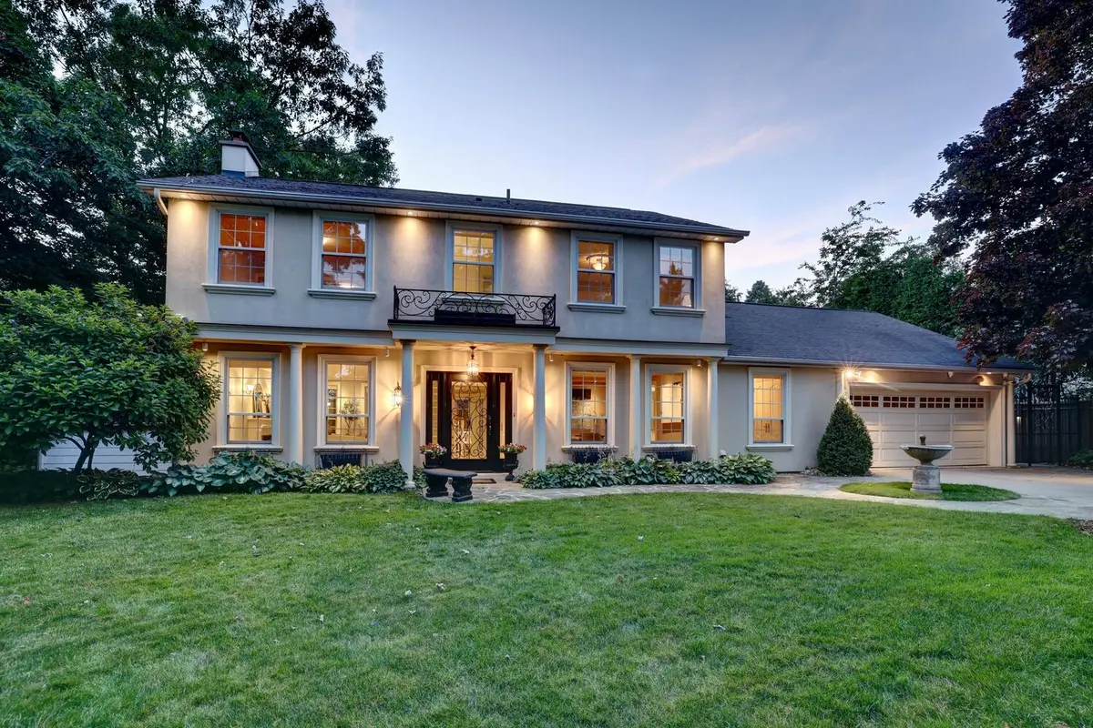 1735 Blythe Road, Mississauga, ON L5H 2C3