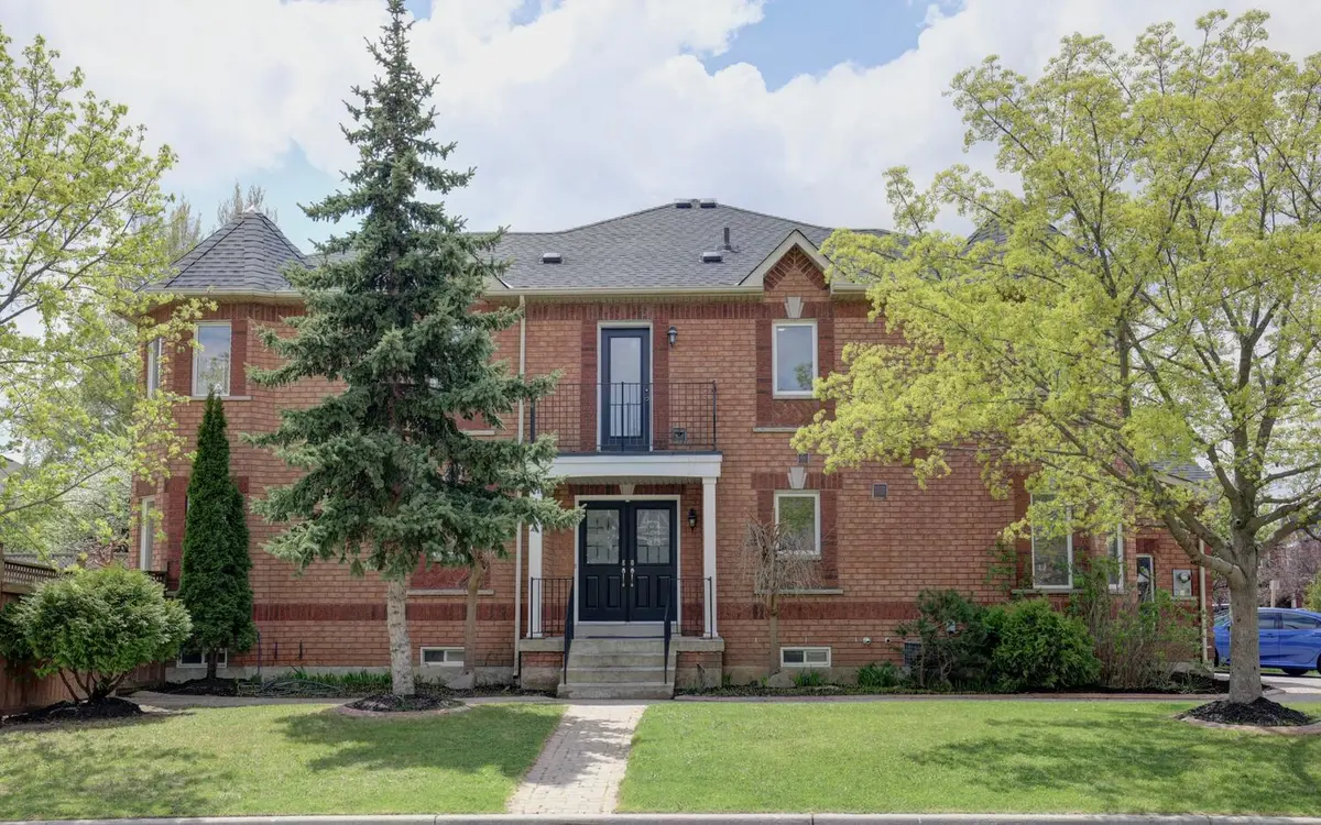 3933 Coachman Circle, Mississauga, ON L5M 6R1