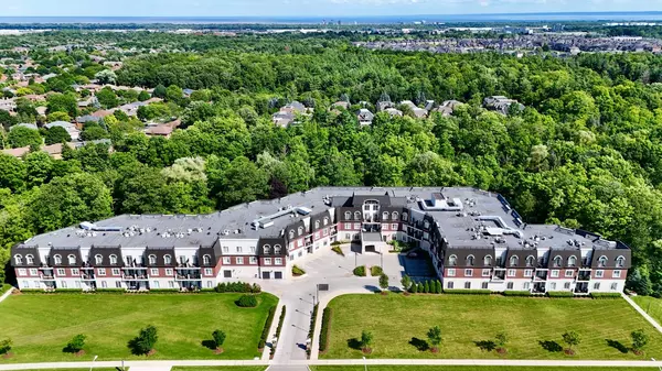 2300 Upper Middle Road West #321, Oakville, ON L6M 0T4