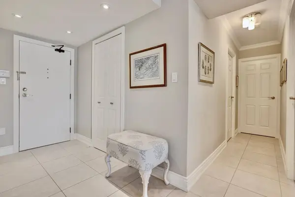 2180 Marine DR #205, Oakville, ON L6L 5V2