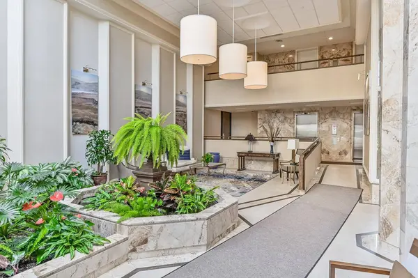 2180 Marine DR #205, Oakville, ON L6L 5V2