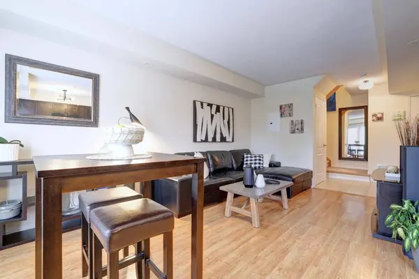 19 Hays BLVD #15, Oakville, ON L6H 0H8