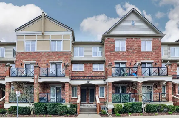 19 Hays BLVD #15, Oakville, ON L6H 0H8