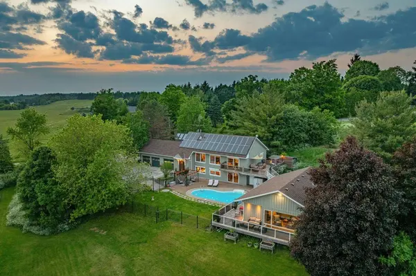 330 Mountsberg RD, Hamilton, ON L0P 1B0