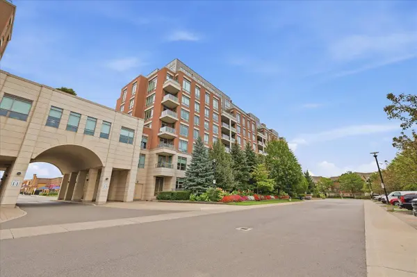 2470 Prince Michael DR #611, Oakville, ON L6H 0G9