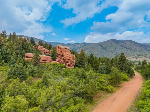 6438 Thunderbird RD, Larkspur, CO 80118