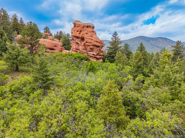 6438 Thunderbird RD, Larkspur, CO 80118