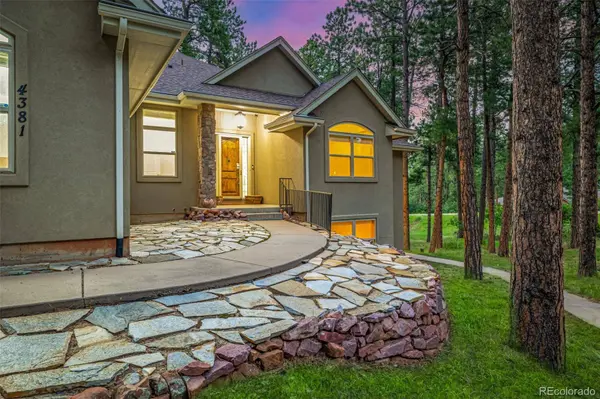 4381 Cheyenne DR, Larkspur, CO 80118