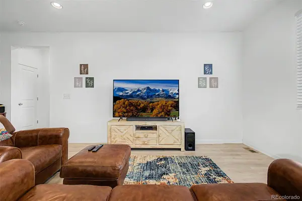 121 S Vandriver WAY, Aurora, CO 80018