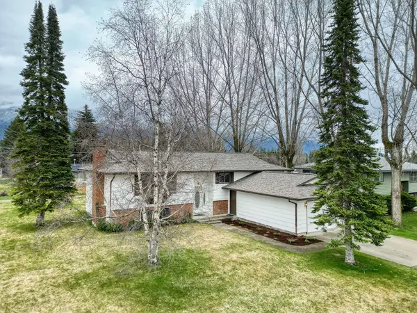 1207 6th AVE W, Columbia Falls, MT 59912