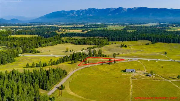 400 Sandy Hill LN, Columbia Falls, MT 59912