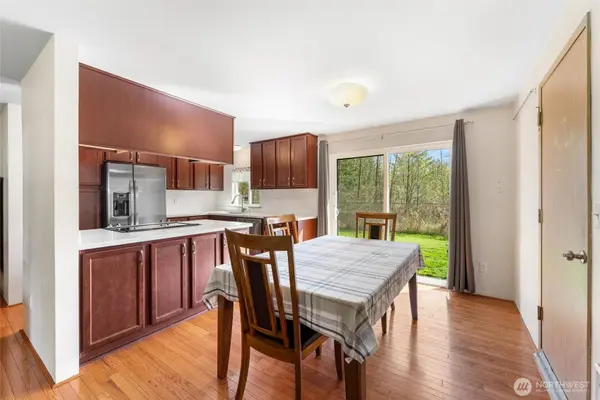 9606 210th AVE E, Bonney Lake, WA 98391