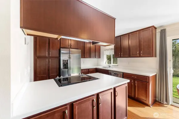 9606 210th AVE E, Bonney Lake, WA 98391
