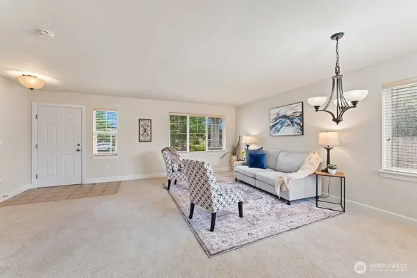 209 Burr ST NE, Orting, WA 98360