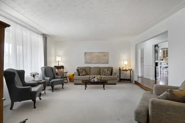 128 Carson Drive, Kitchener, ON N2B 2Z2