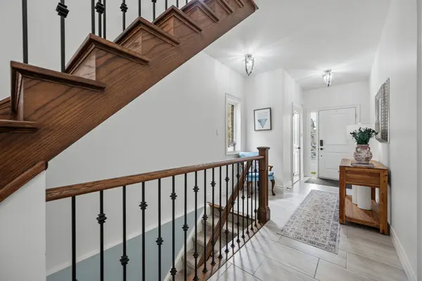 86 Dunrobin Lane, Grimsby, ON L3M 0H4