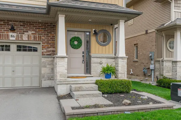 86 Dunrobin Lane, Grimsby, ON L3M 0H4