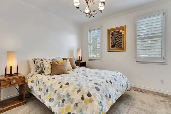 54 Allen Street West #2, Waterloo, ON N2L 6H3