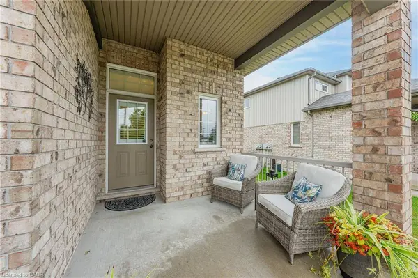 31 Townsend Drive #64, Breslau, ON N0B 1M0