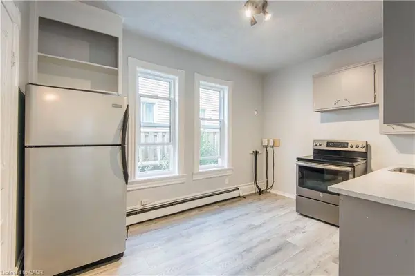 71 Wellington Street N #1, Kitchener, ON N2H 5J5