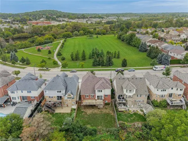 94 Baldwin Drive, Cambridge, ON N3C 0B4