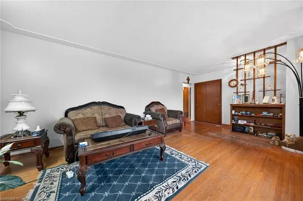 113 Plymouth Road, Kitchener, ON N2G 3G7