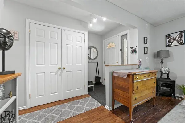 31 Mulberry Lane, Waterloo, ON N2L 5L4
