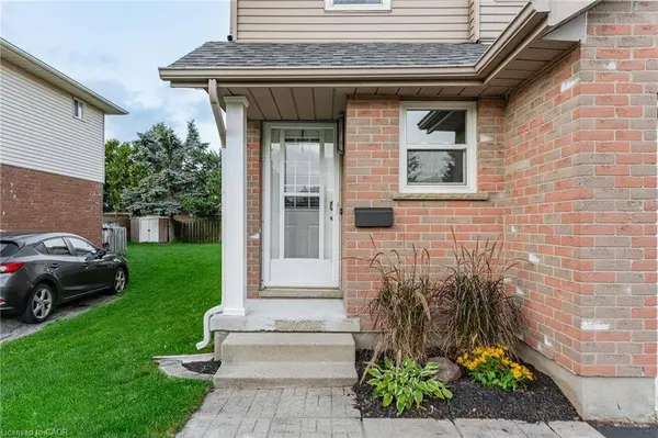 601 Pinerow Crescent #A, Waterloo, ON N2T 2K6