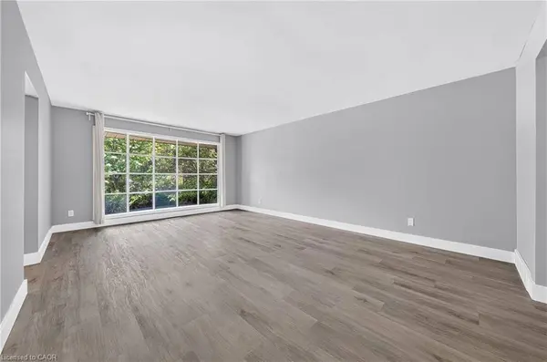 256 Shakespeare Drive, Waterloo, ON N2L 2T6