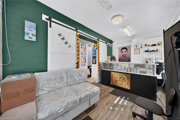 3188 King Street E, Kitchener, ON N2A 1B3