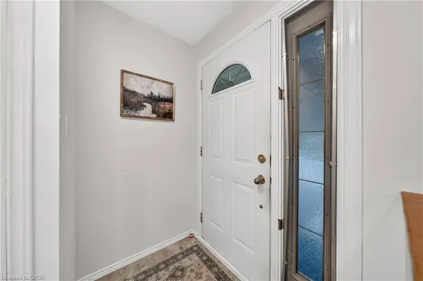 31 Mulberry Lane, Waterloo, ON N2L 5L4