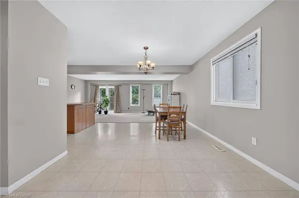 632 Violet Street, Waterloo, ON N2V 2V9
