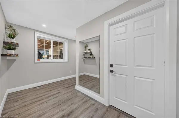 3 Ivy Lane Court #lower, Kitchener, ON N2N 3P8
