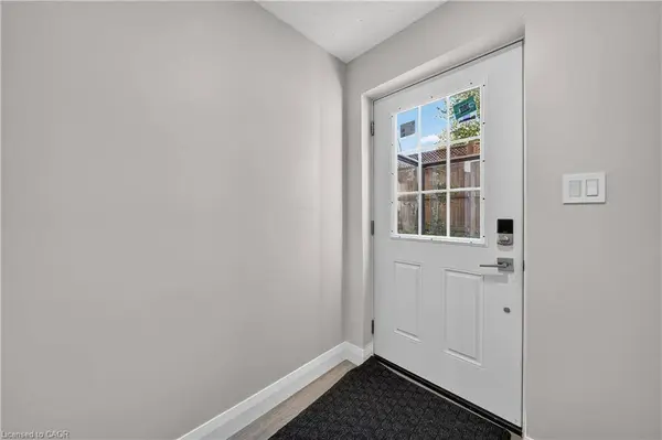 3 Ivy Lane Court #lower, Kitchener, ON N2N 3P8