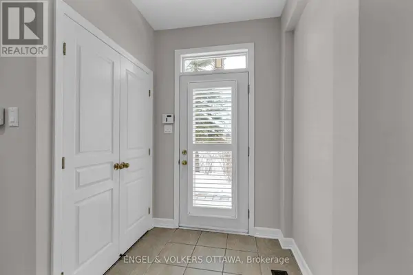 145 MANORHILL PRIVATE, Ottawa, ON K1H2J3