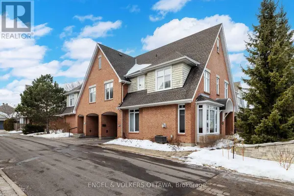 145 MANORHILL PRIVATE, Ottawa, ON K1H2J3