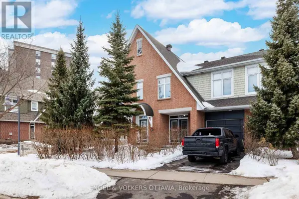 145 MANORHILL PRIVATE, Ottawa, ON K1H2J3