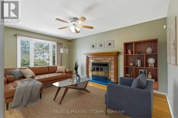 3 BALDING CRESCENT, Ottawa, ON K2K2L4