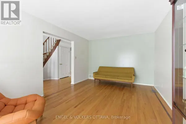 3 BALDING CRESCENT, Ottawa, ON K2K2L4