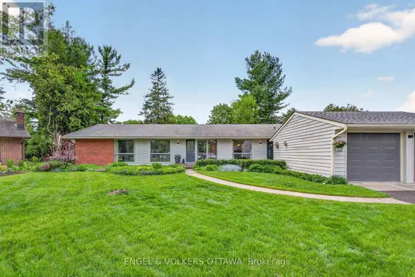 35 RIOPELLE COURT, Ottawa, ON K2K1J2