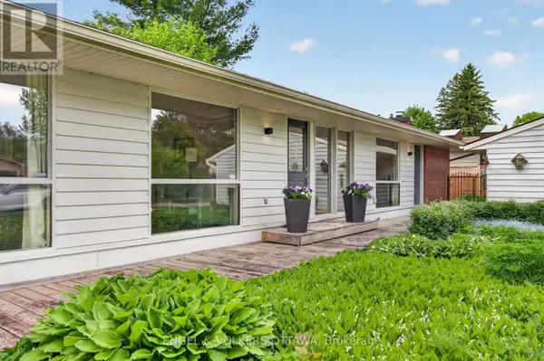 35 RIOPELLE COURT, Ottawa, ON K2K1J2