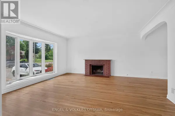2439 ALTA VISTA DRIVE, Ottawa, ON K1H7M9