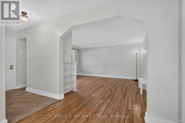2445 ALTA VISTA DRIVE, Ottawa, ON K1H7M9