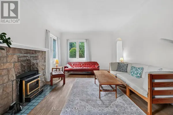 2101 ALTA VISTA DRIVE, Ottawa, ON K1H7L6